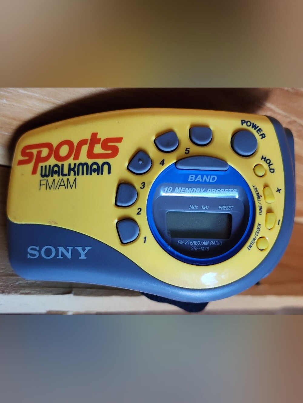 Vintage Sony SRF-M78 FM/AM Sports Walkman Radio